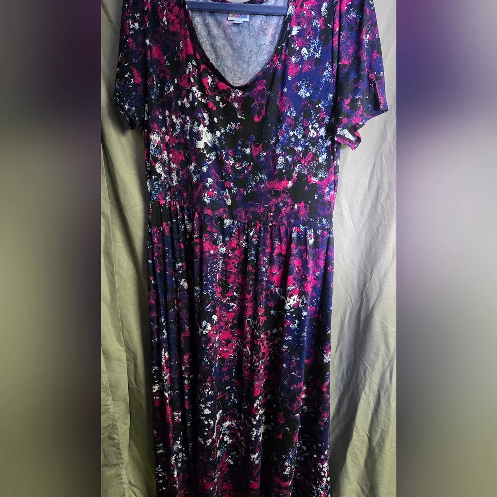 LuLaRoe Riley - Picture 1 of 4